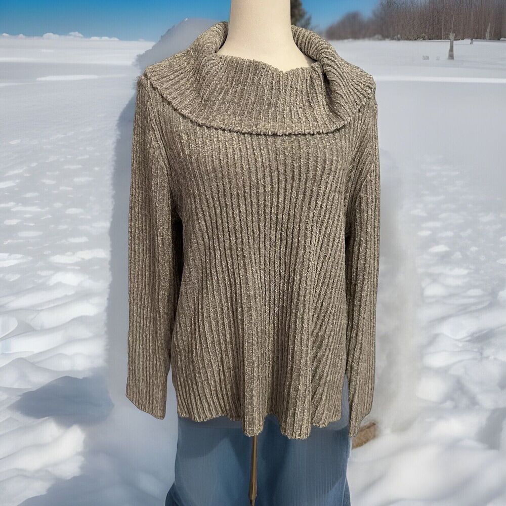 Drapers and Damons white sweater, size XL gray  Ribbed cowl neck